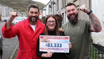 BANKS CASH IN: Dumbfounded couple Rebecca and Gareth Banks also bag £83,333