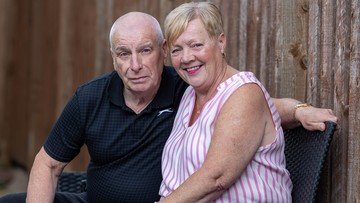 PAINTING TOWN RUBY RED: Couple will mark 40th wedding anniversary in style