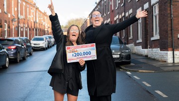 FLUSH FRIENDS: Beth and Michelle celebrate together