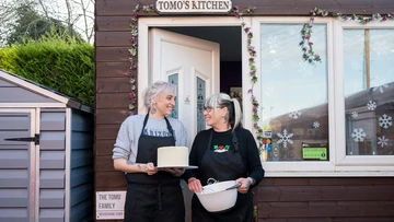 GREAT RICHES BAKE OFF: Lauren and Andrea get back to work