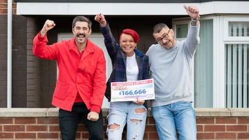 CHEQUE IN: Tracey and Simon will take off on holiday