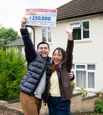 Nurses Jannet and Dave celebrate £250K windfall