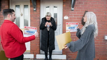 AIN'T HALF SHOCKED, MUM: Lauren and Matt surprise Andrea on her doorstep