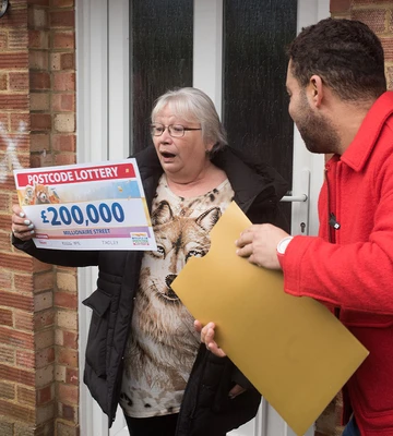 SOMEONE'S SHOCKIN' AT THE DOOR: Sian was left stunned by ambassador Danyl