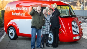 VANTASTIC: L-R, David, Dawn and Cheryl