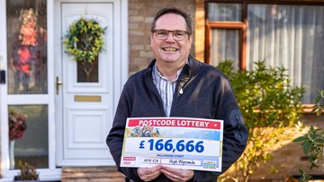 SHUT THE FRONT DOOR! Bob's delight at scooping prize