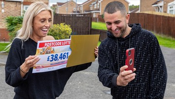 GOOD CALL: Stephanie and partner Lee reveal win to her parents on FaceTime