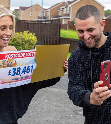 GOOD CALL: Stephanie and partner Lee reveal win to her parents on FaceTime