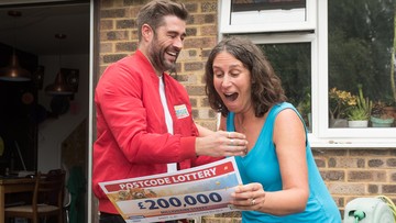 ARE YOU SHORE?: Jo can't believe she's won in little seaside town